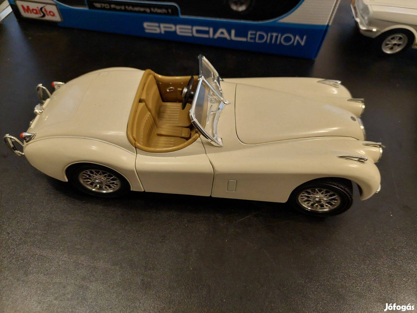 Jaguar Xk 120 1948 1:18méret Ertl