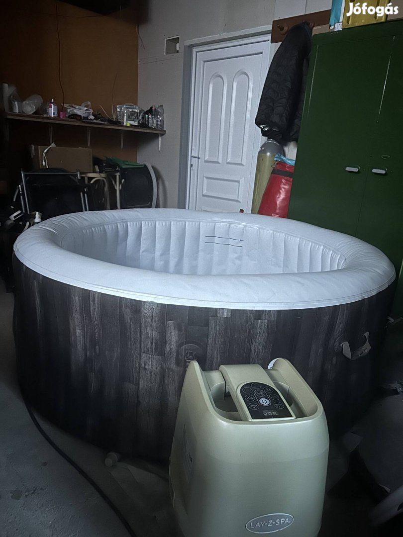 Jakuzzi LAY-Z-Spa