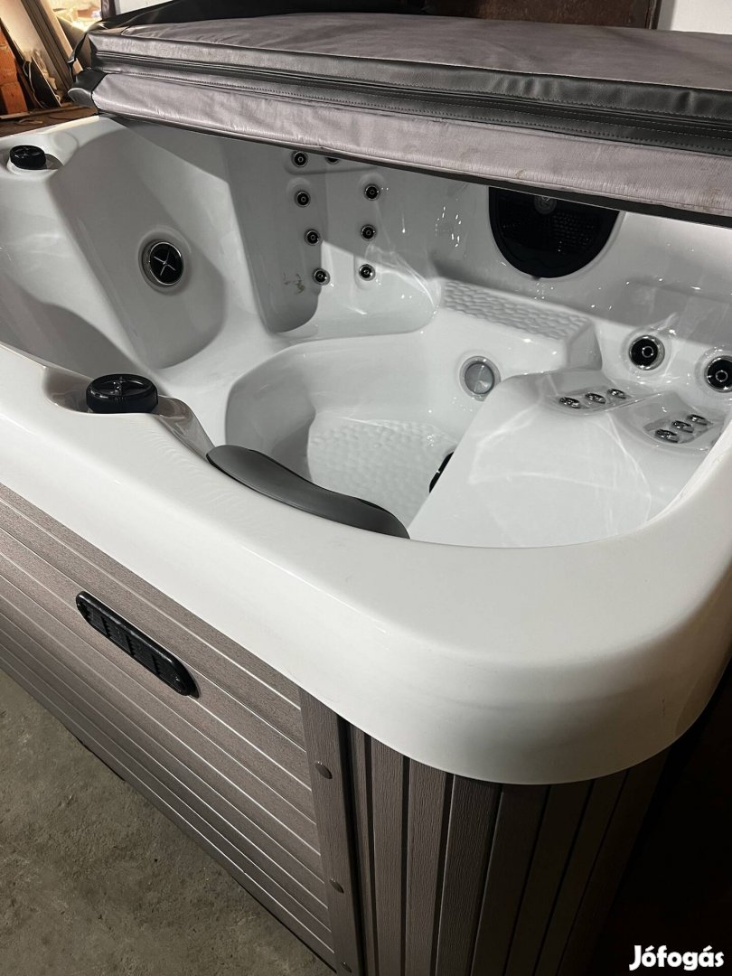 Jakuzzi , jacuzzi