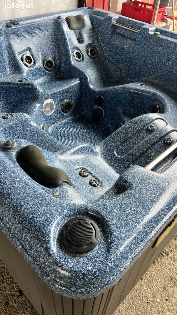 Jakuzzi jacuzzi