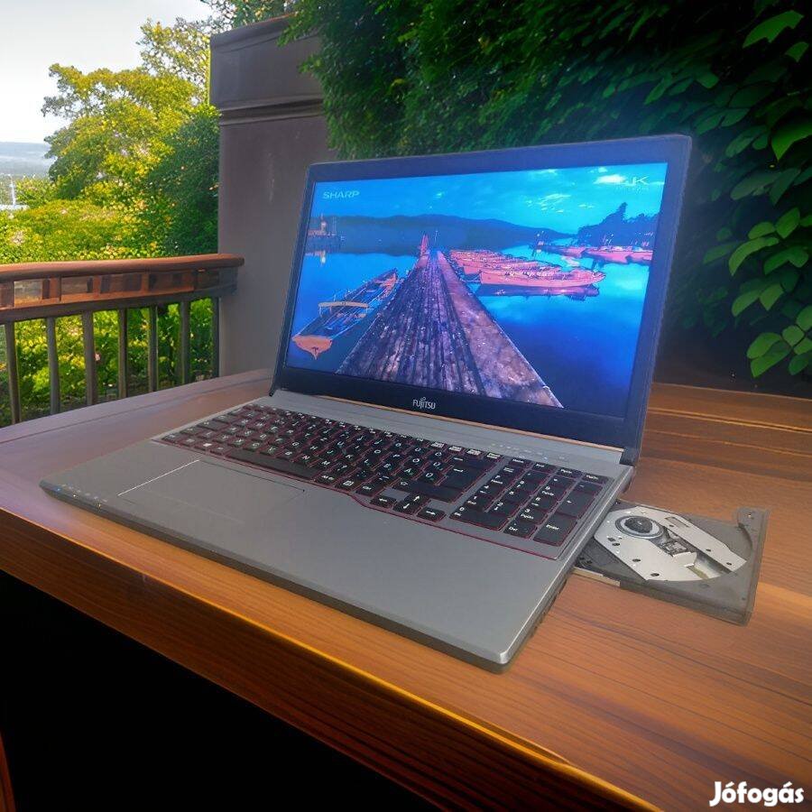 Japán Precízió Fujitsu Lifebook E754 i5-4300U/8/250SSD/15,6" Laptop