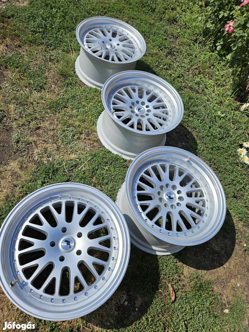 Japan Racing JR10 18 5x114.3 felnik 