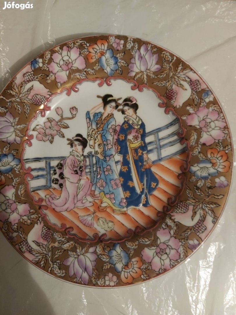 Japán dísztányér, pecsétes porcelán 