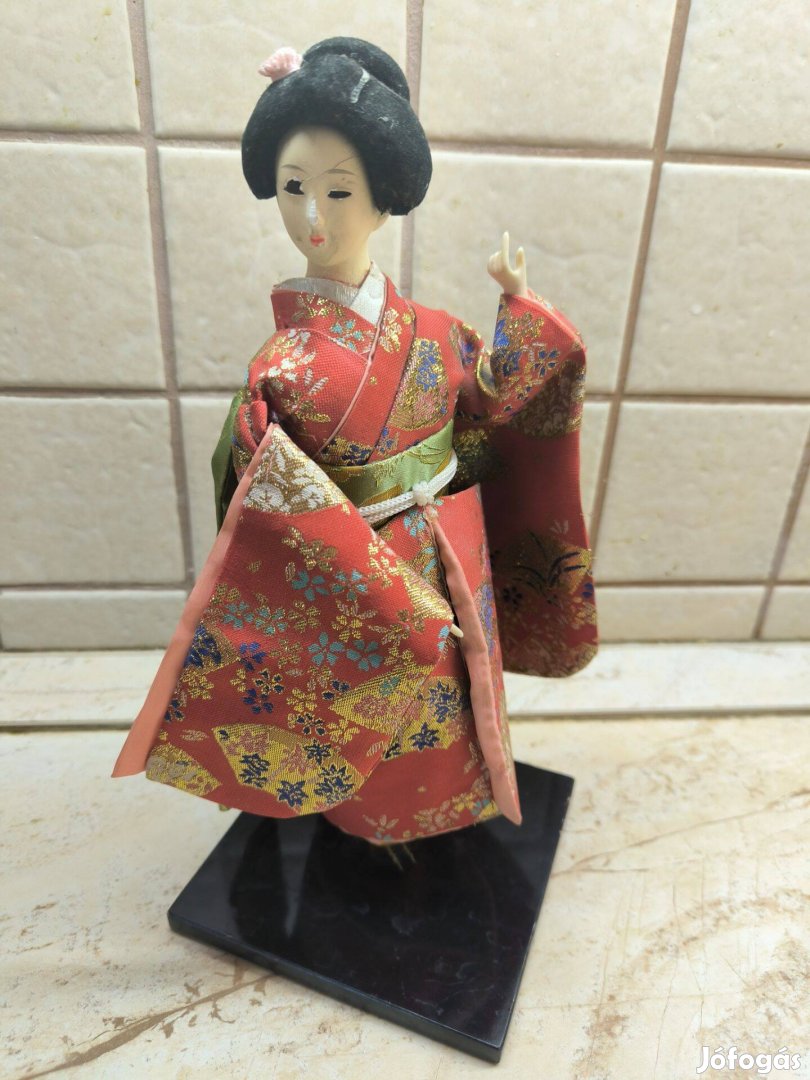 Japán gésa porcelán baba - igényes, finom kidolgozás eladó!