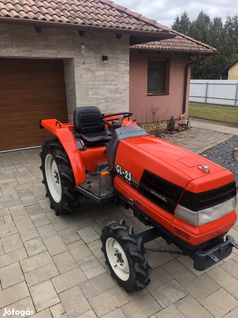 Japán kistraktor Kubota GL23 kistraktor fűnyírótraktor