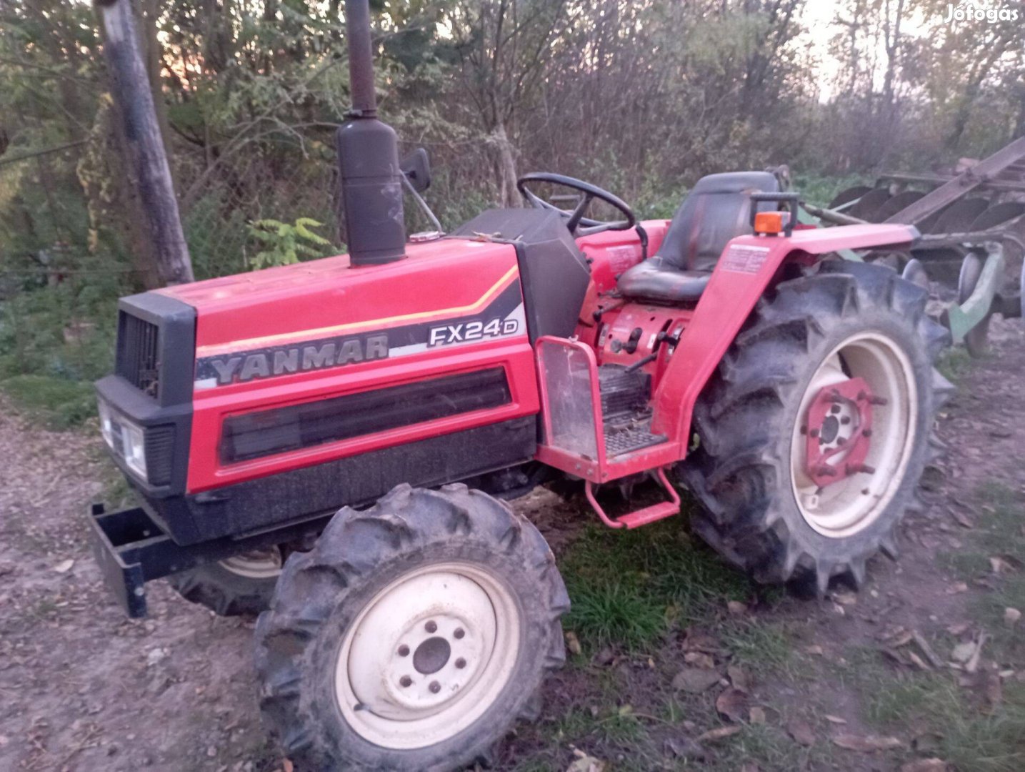 Japán kistraktor Yanmar Fx 4x4 24 Le Talajmaróval