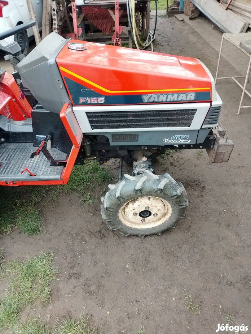 Japán kistraktor . Yanmar F 165 jó állapotban. Első hátsó kerék hajtá