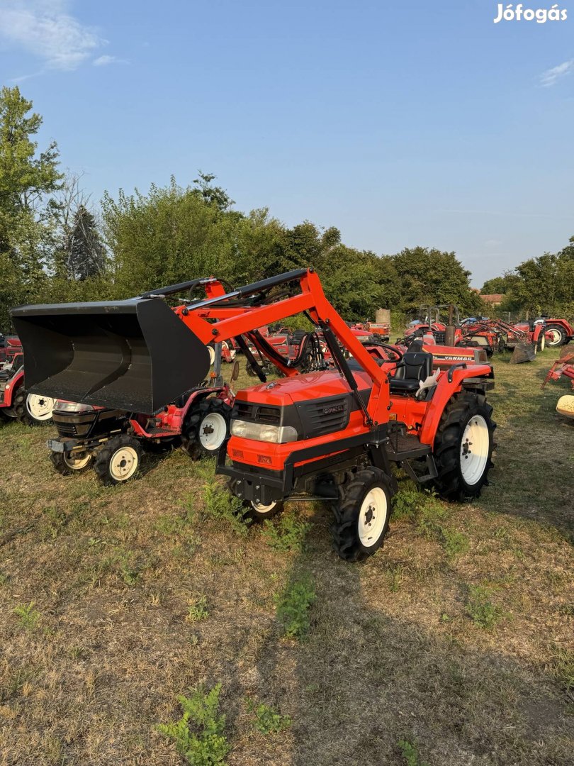 Japán trakror uj rakodó 4x4 szervos irányváltos uj gumik  