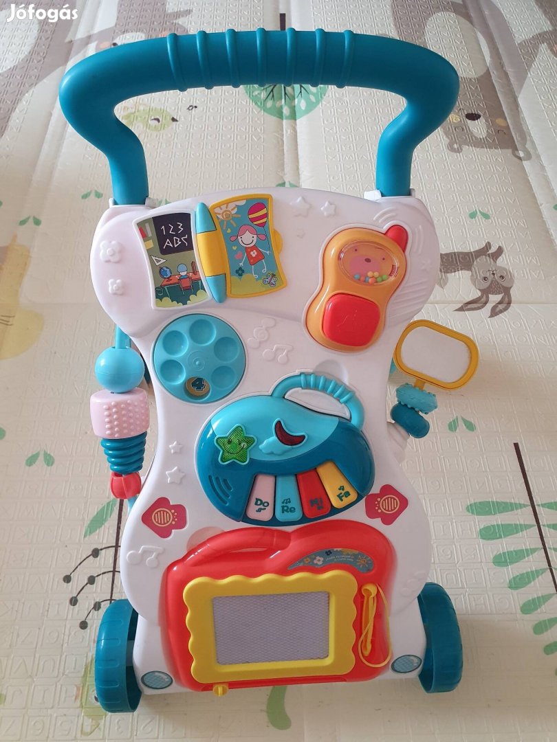 Járássegítő levehető játékokkal