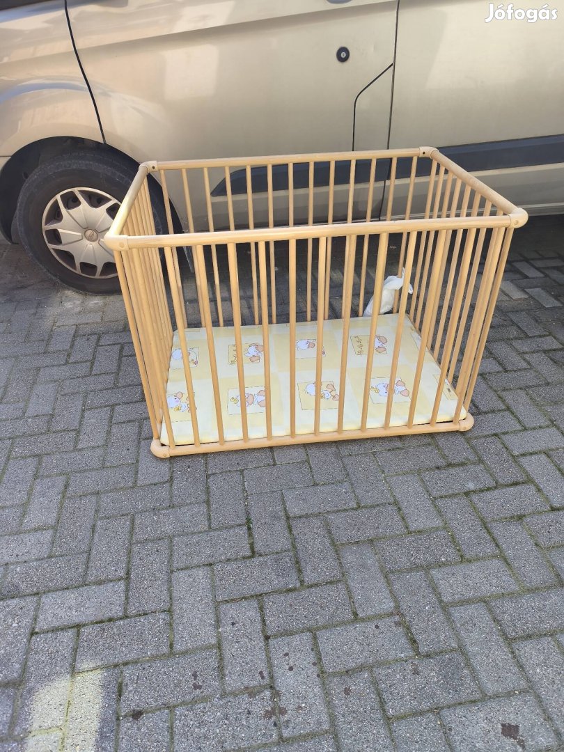 Járóka keményfából 70x100x70cm