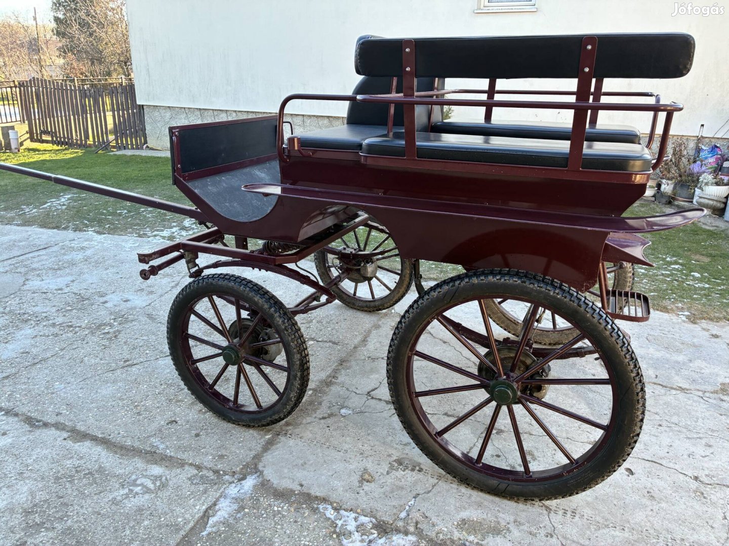 Jártató kocsi!