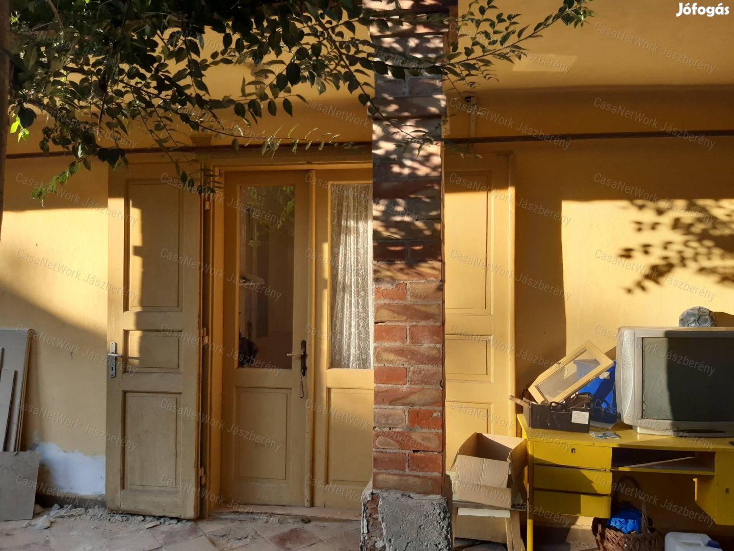 Jászberény központjában 2 szobás 63 nm-es családi ház eladó!