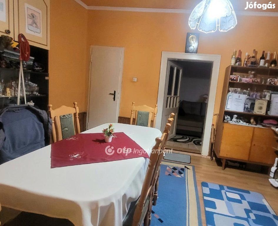 Jászberényi 64 nm-es ház eladó