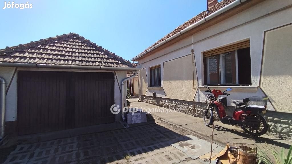 Jászberényi 74 nm-es ház eladó
