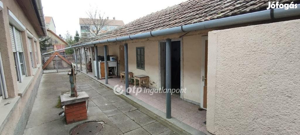 Jászberényi 91 nm-es ház eladó