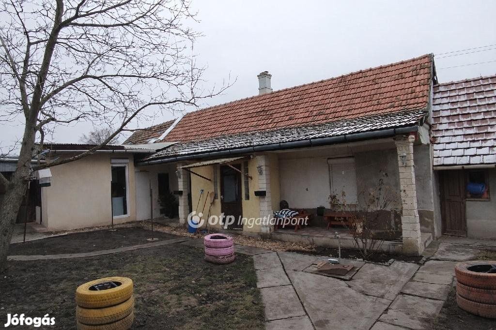 Jászberényi eladó 87 nm-es ház