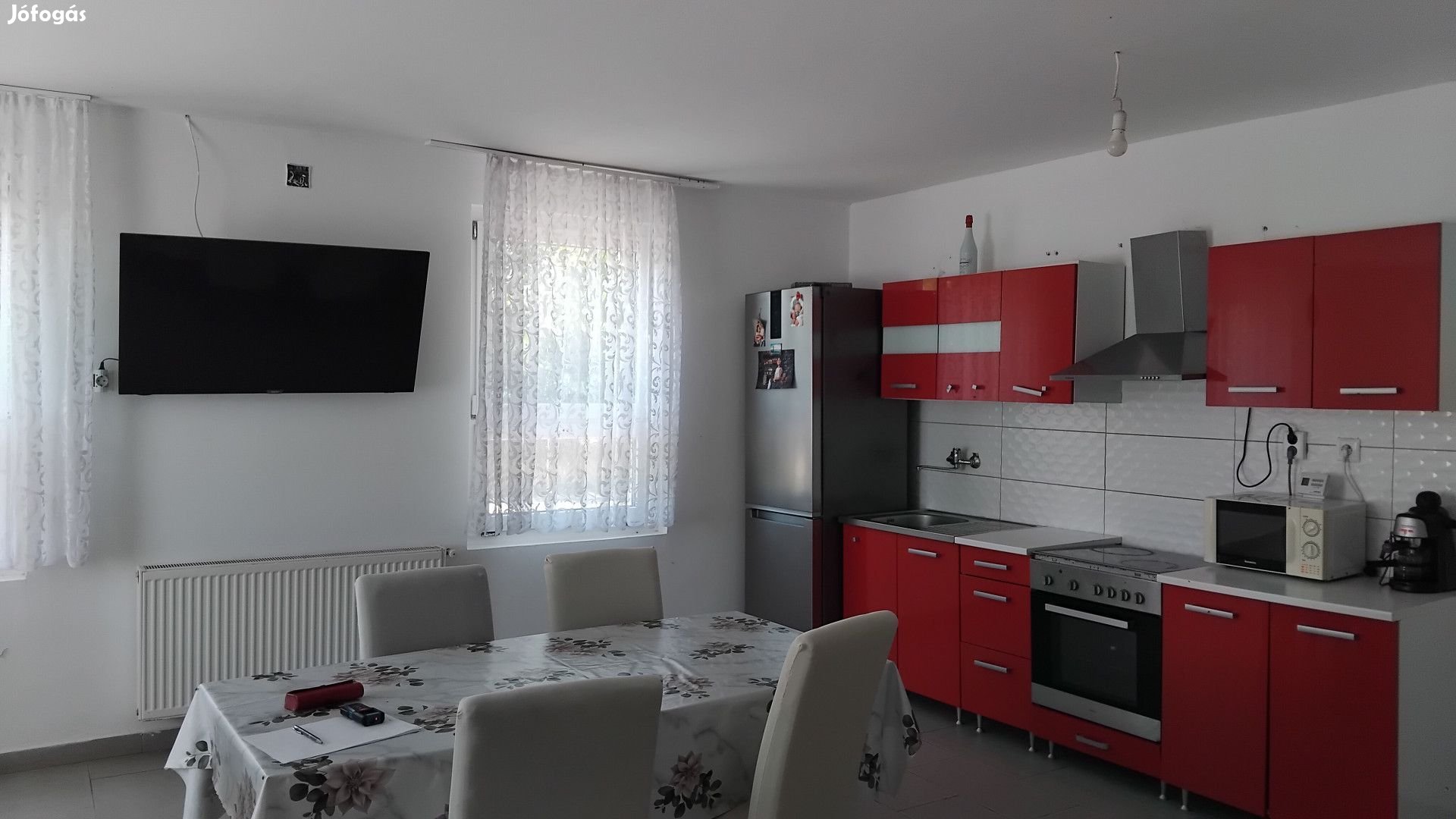 Jászfelsőszentgyörgyön kockaház, extra különálló lakrésszel