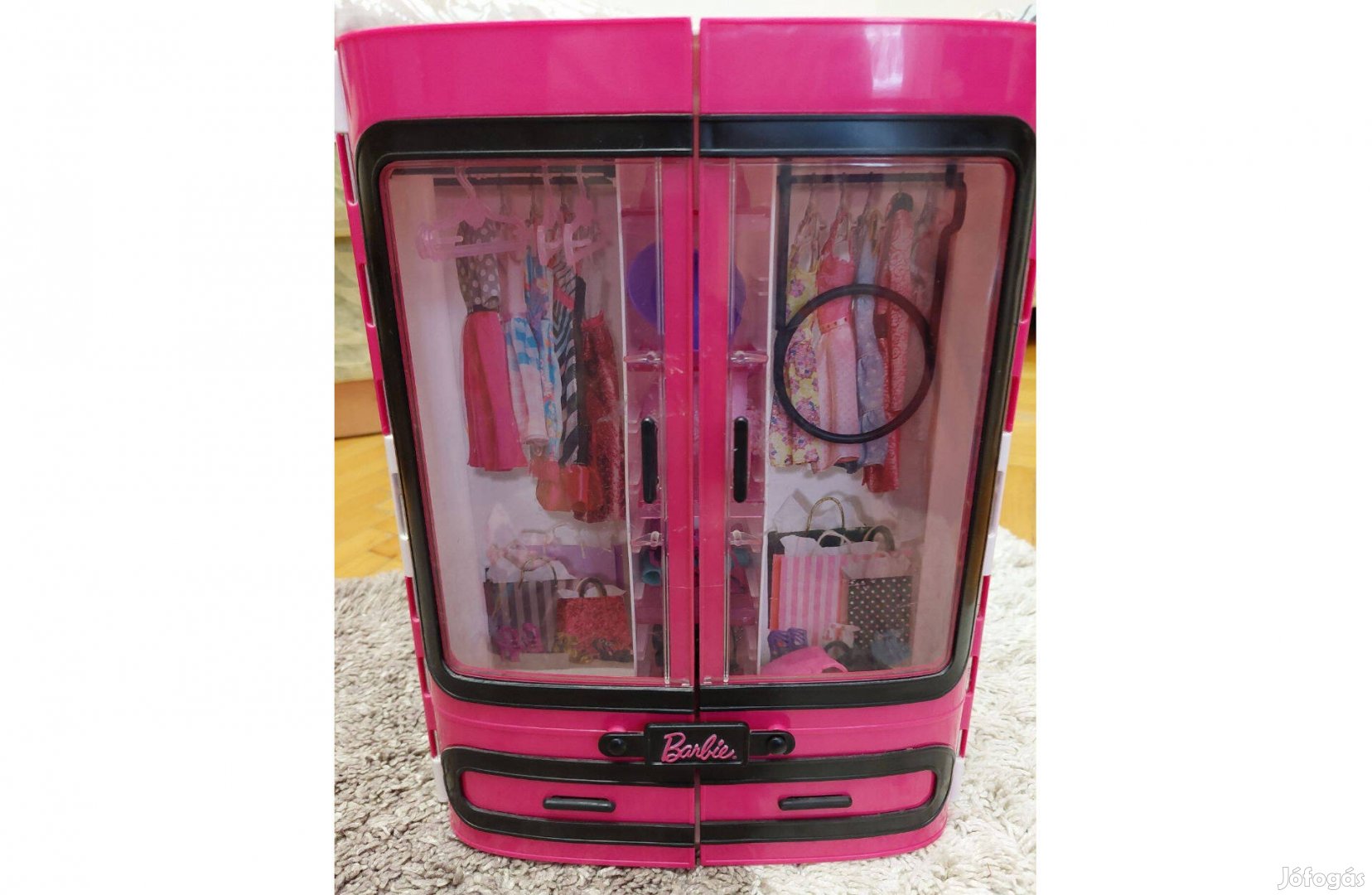 Játék gardrób Barbie Mattel ruhákkal