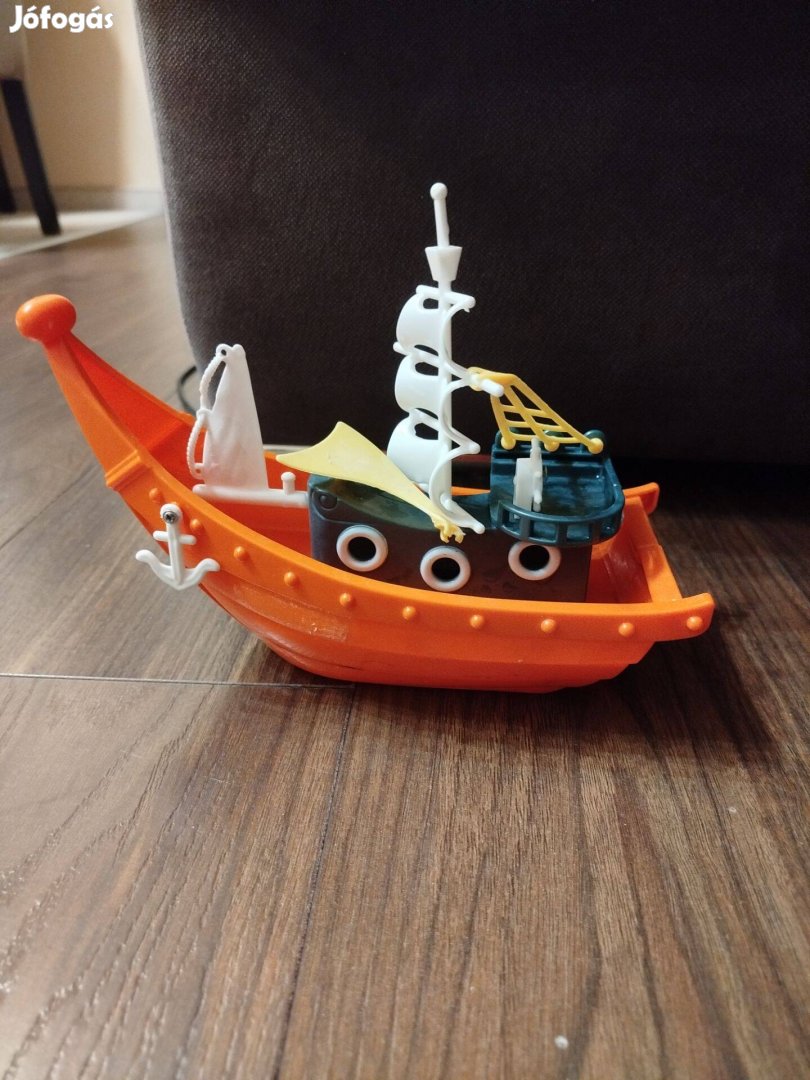 Játék hajó műanyag