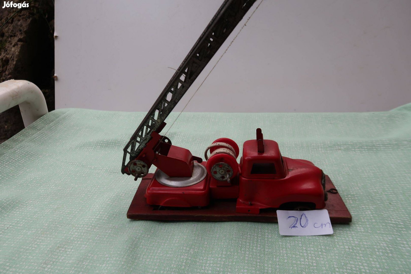 Játék régi fém létrás tűzoltóautó műkődik 20 cm