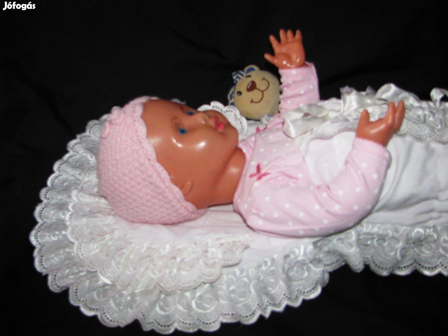 Játékbaba 56 cm, gyönyörű, új állapotú, hímzett pólyásba