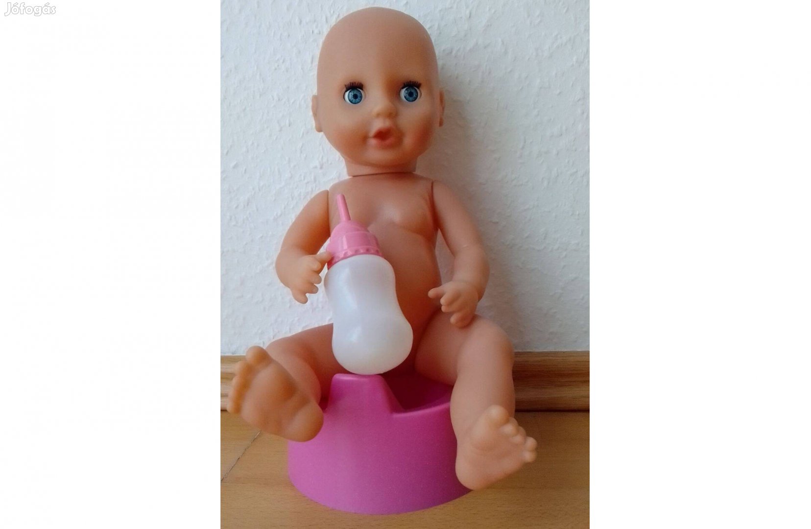 Játékbaba pisilős bilivel cumisüveggel eladó