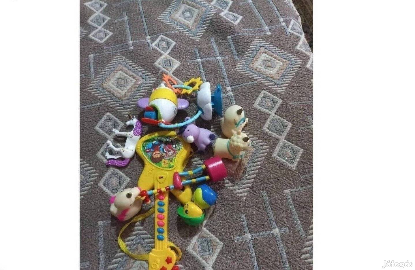 Játékcsomag kicsiknek Eladó