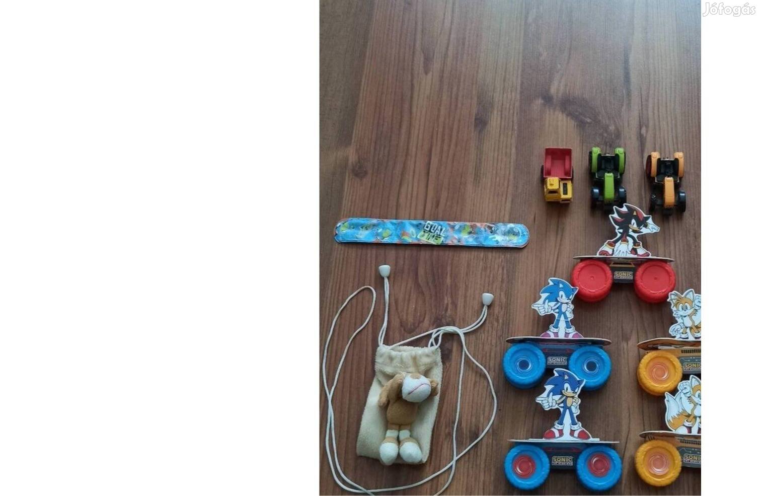 Játékcsomag kisfiúnak karkötő, autók, kis szütyő