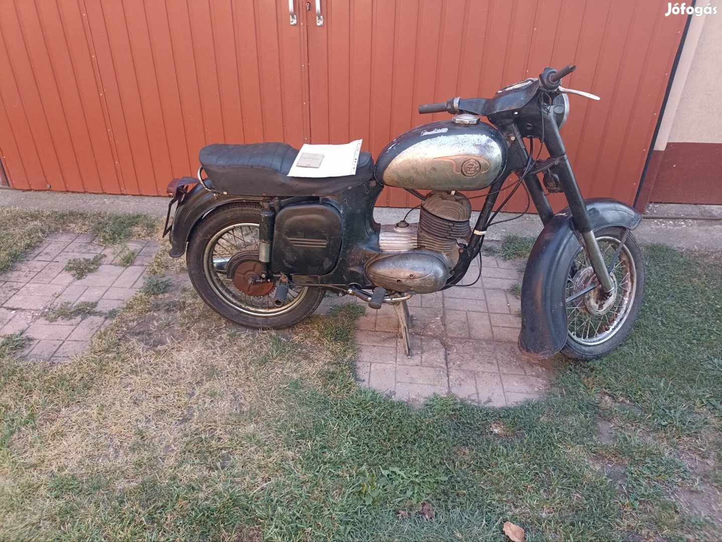 Jawa 175 cm2  czetka 450 alkatrésznek egyben.