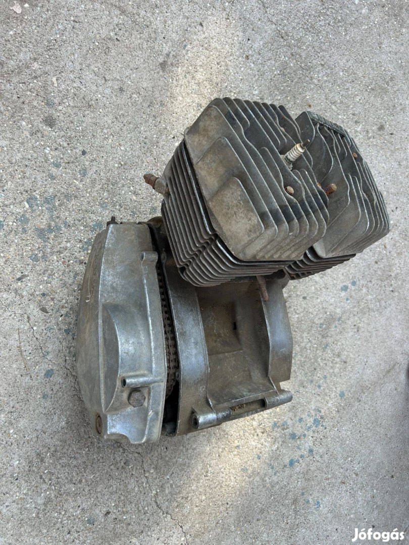 Jawa 350 638 fellelt blokk