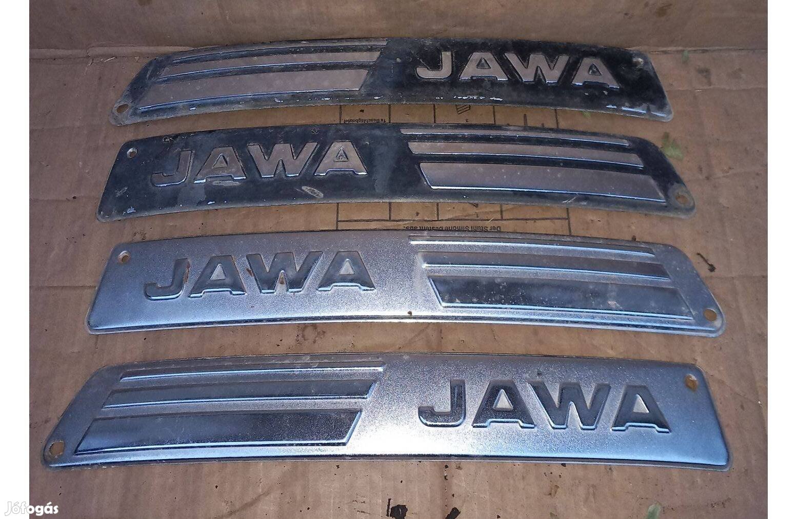 Jawa 634 tank emblémák