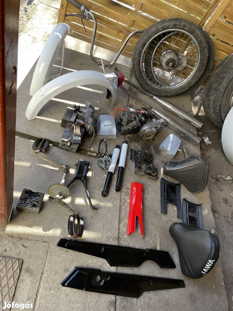 Jawa Babetta 207 alkatrészek
