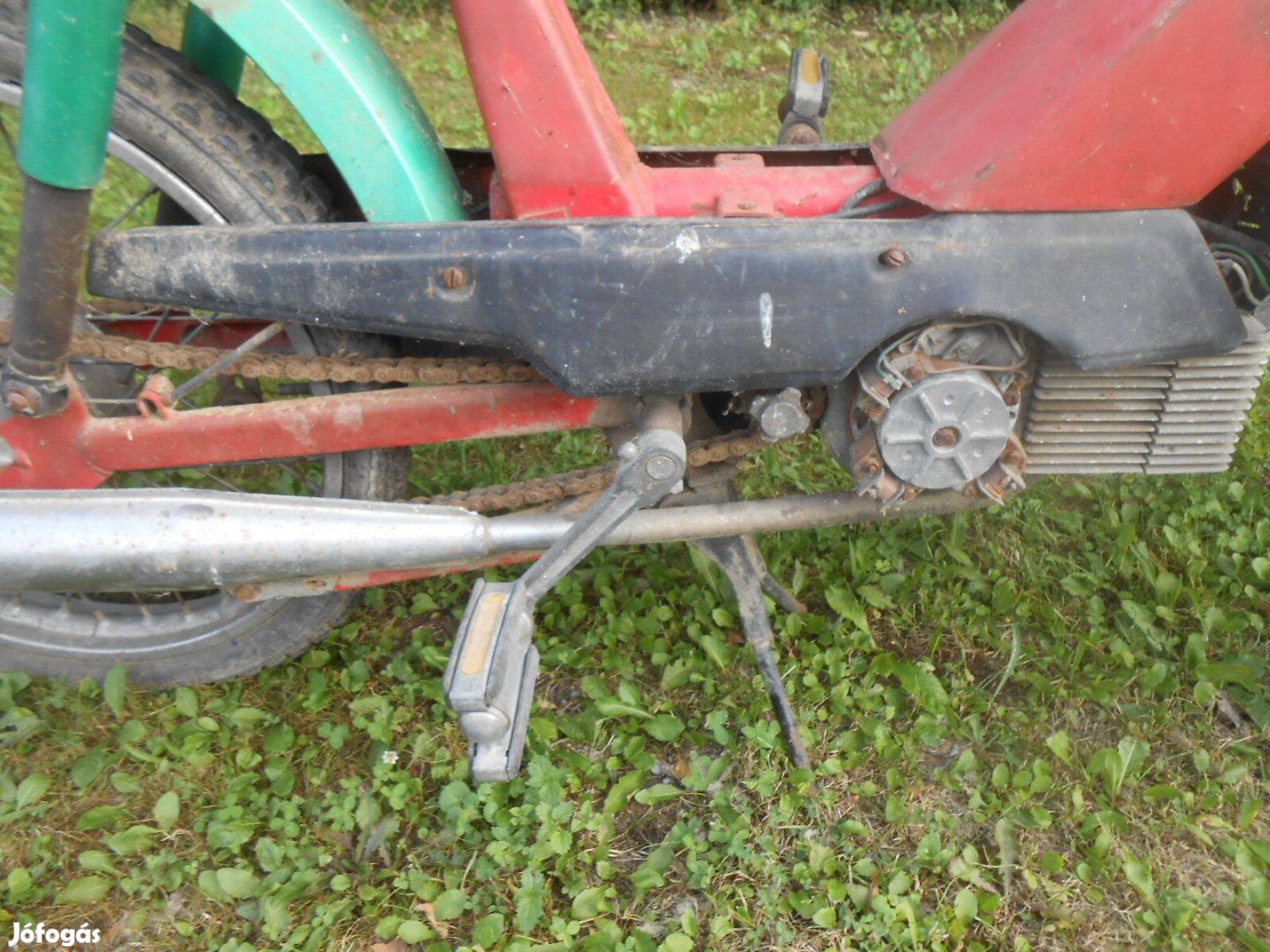 Jawa Babetta 207-es smkp.-ról :1 pár fekete oldalburkolat