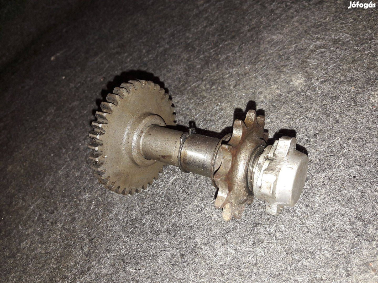 Jawa Babetta 207 komplett lánckerék tengely / szabadon futó