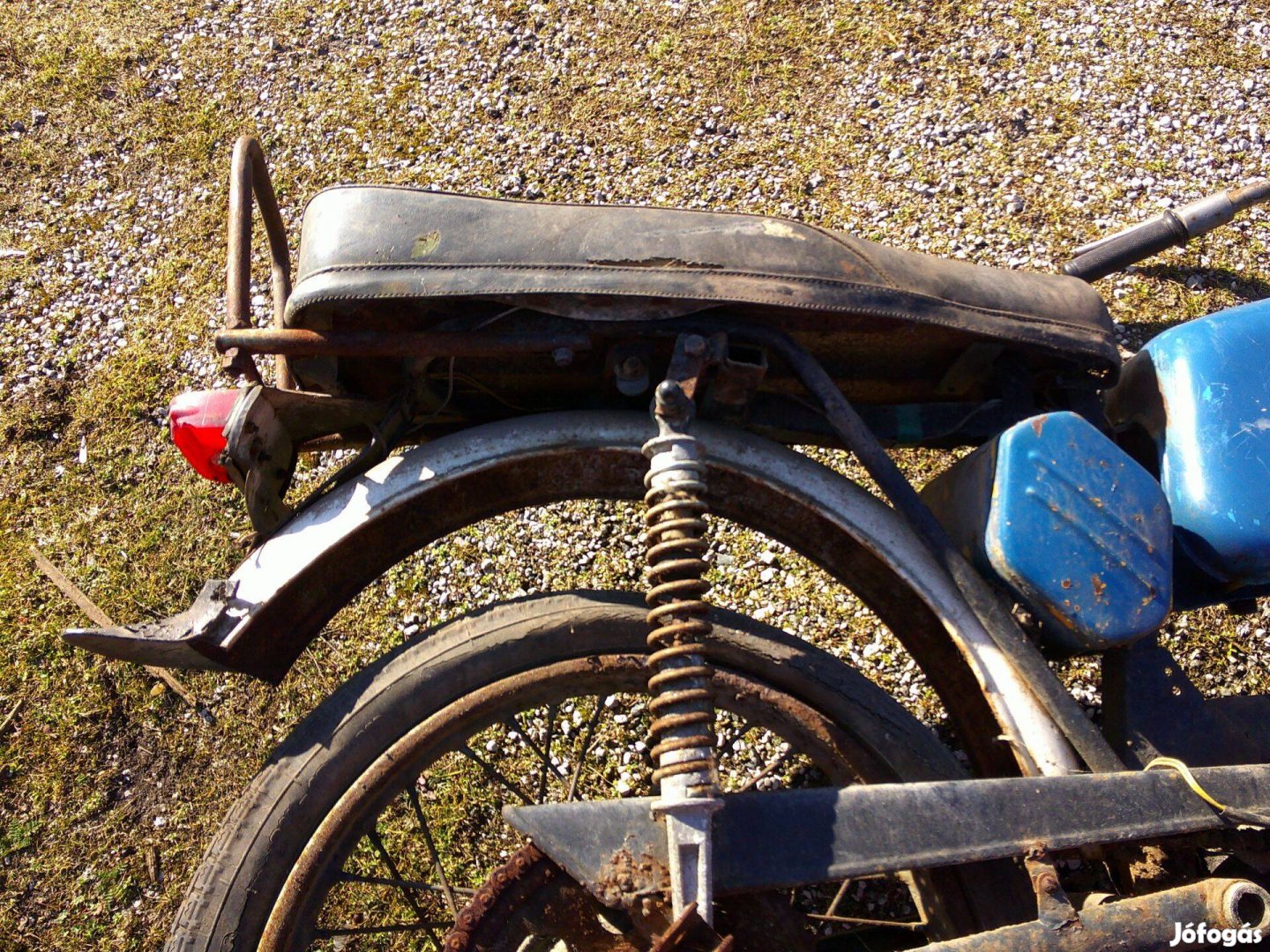 Jawa Mustang 03. kék. smkp.-ról :középső szerszámos doboz eladó