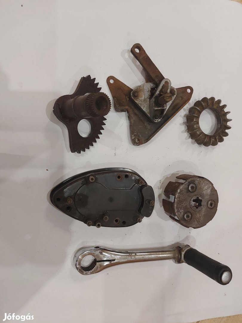 Jawa Perak alkatrészek