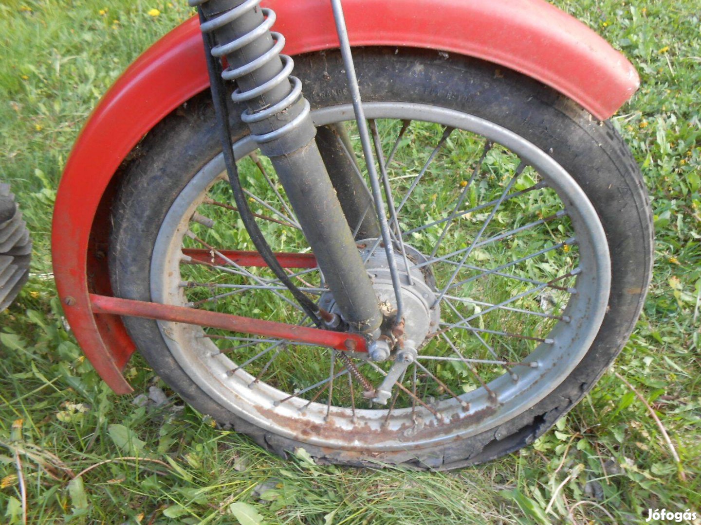 Jawa TLV 210 Babetta-ról :5756 km-t futott első-hátsó kerék