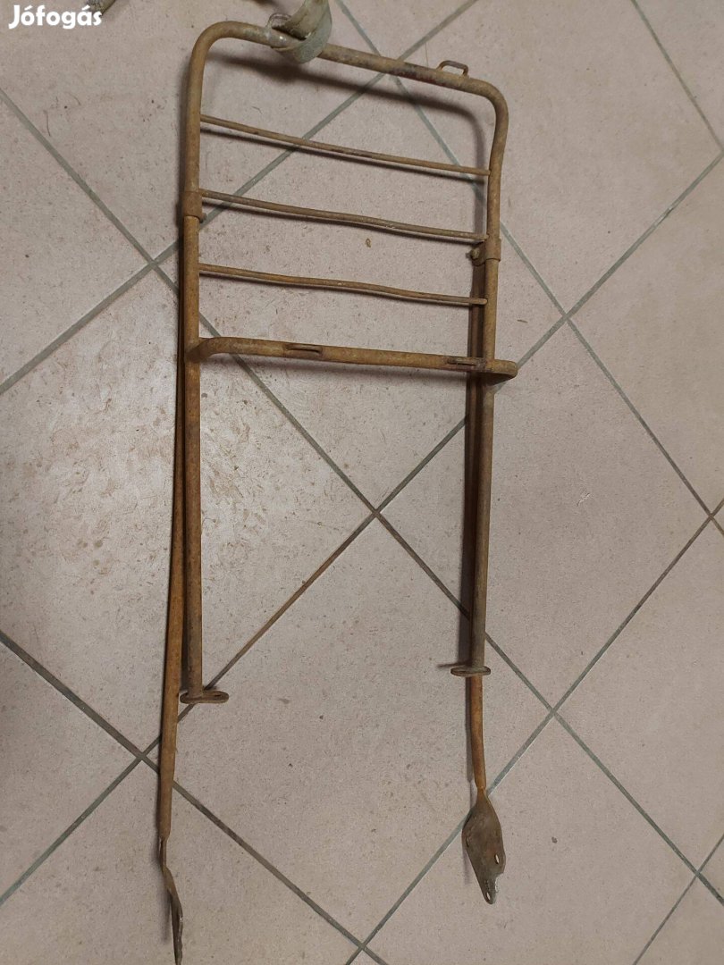 Jawa "csepptankos" csomagtartó