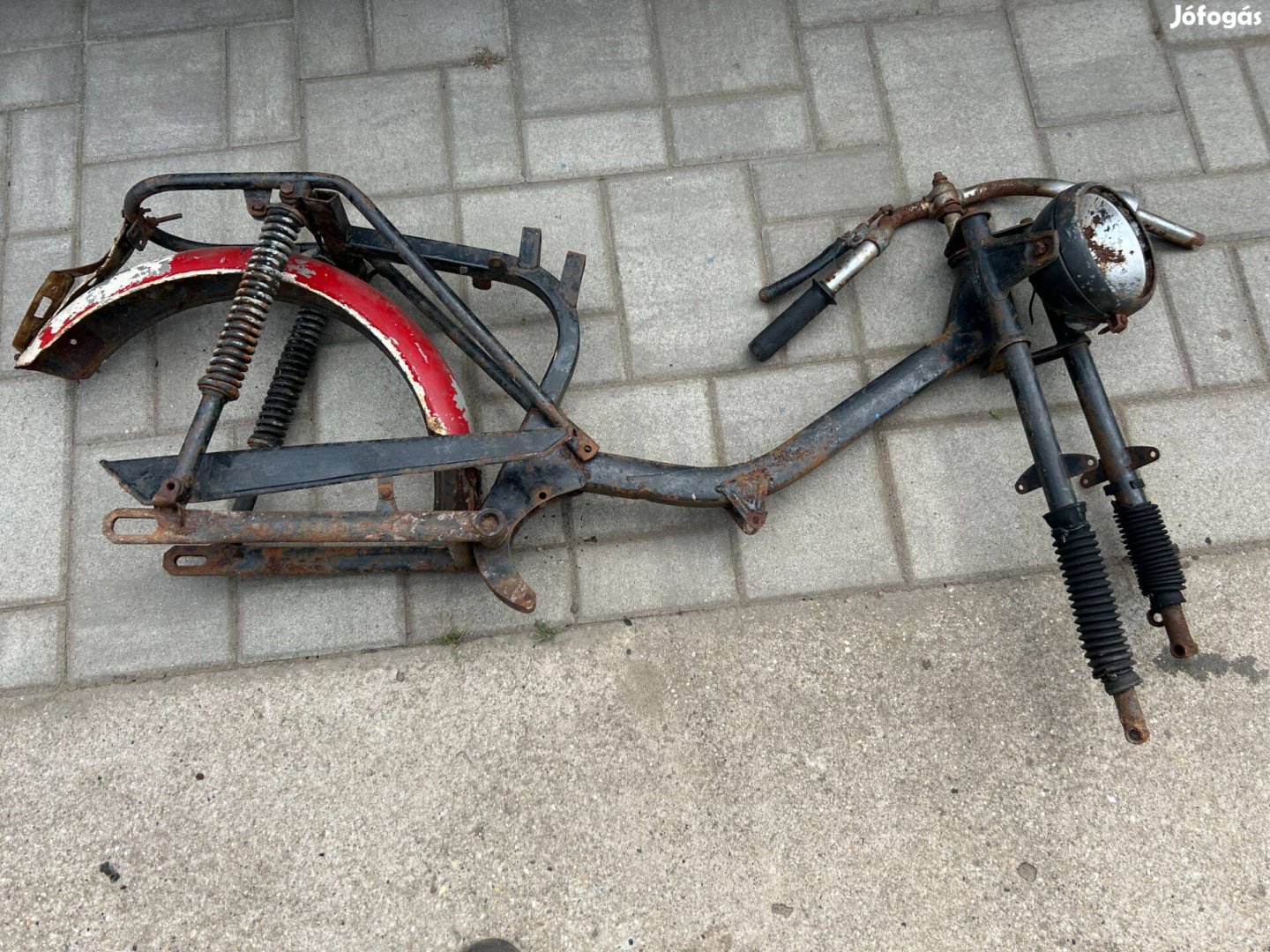 Jawa mustang váz alkatrészek