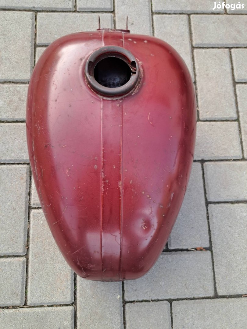 Jawa üzemanyag tartály