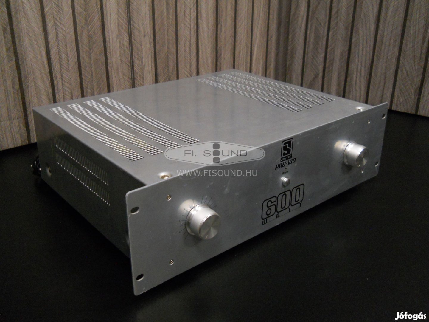 Jaytec PAE-100 , 2x300W,8-16ohm , sztereo PA végfok erősítő