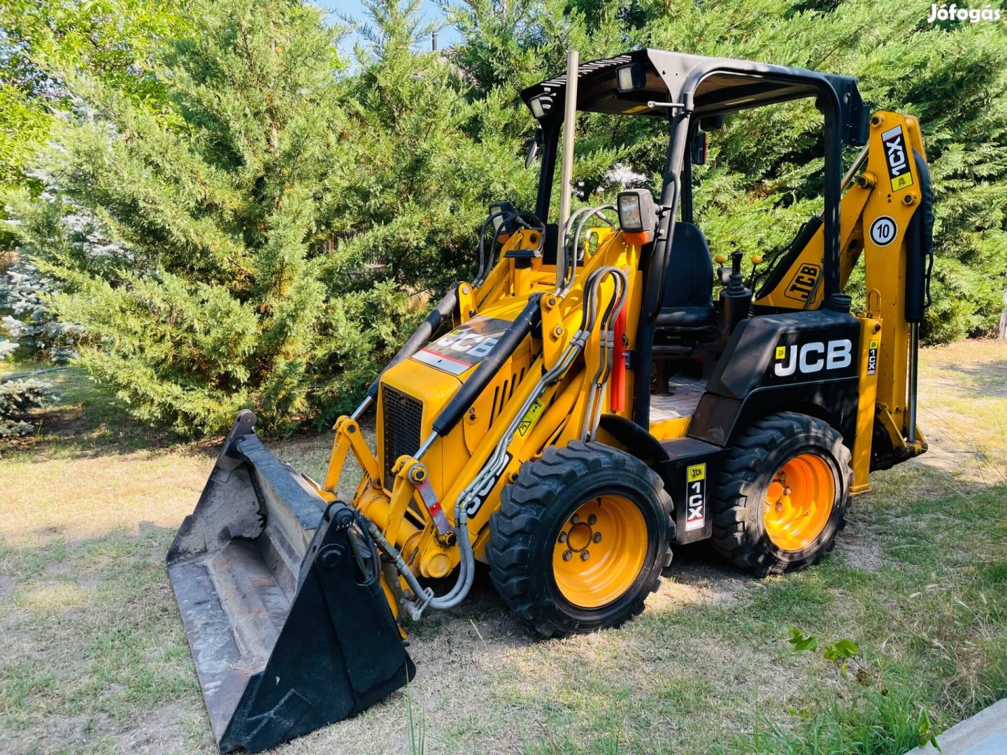 Jcb 1CX nyitható kanállal hibátlan 4x4 csúszókormányzású Bobcat