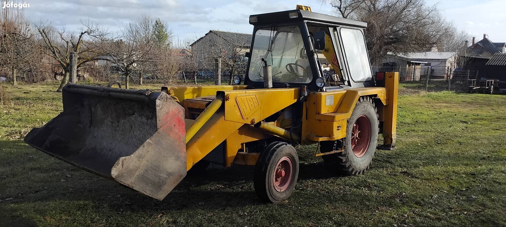 Jcb 3c kombigép markoló