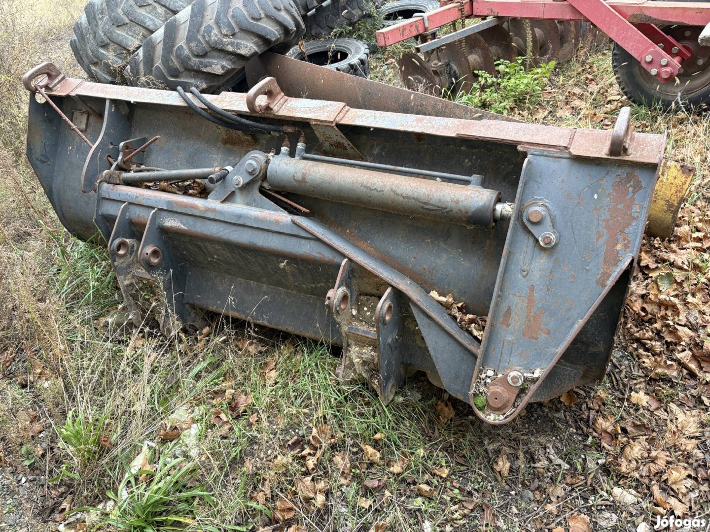 Jcb 3cx gyári oldalra billenős kanál