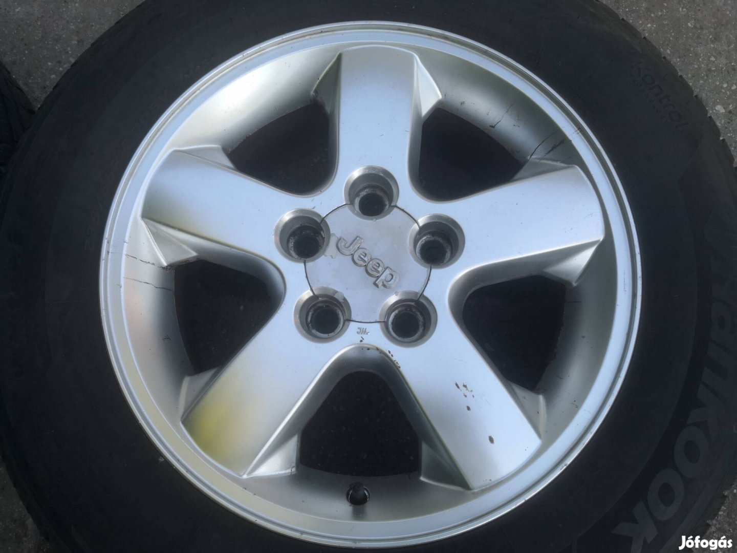 Jeep 17-es gyári alufelni 5x127-es lyukosztású