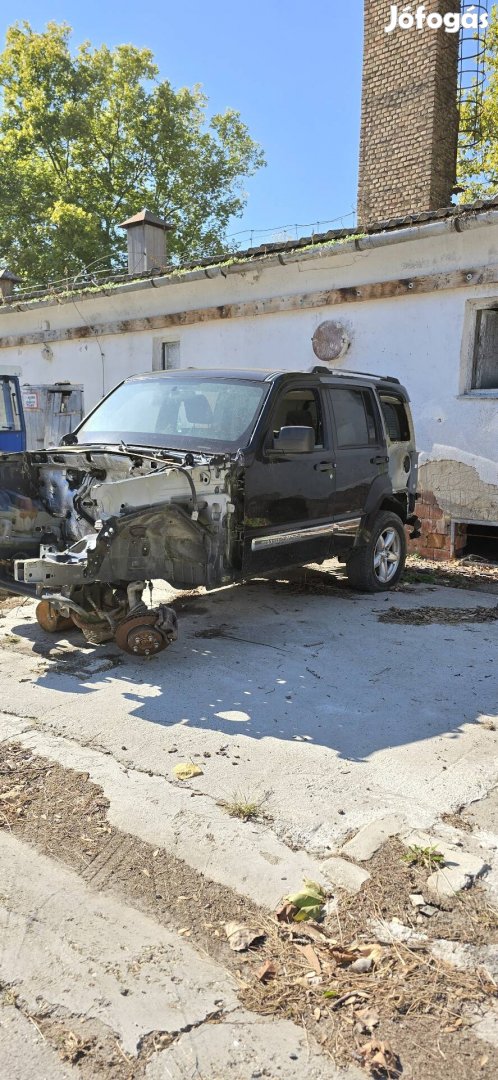 Jeep Cherokee KK 2009 Alkatrészek