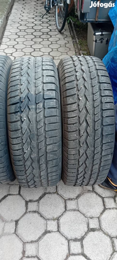 Jeep Cherokee gumik