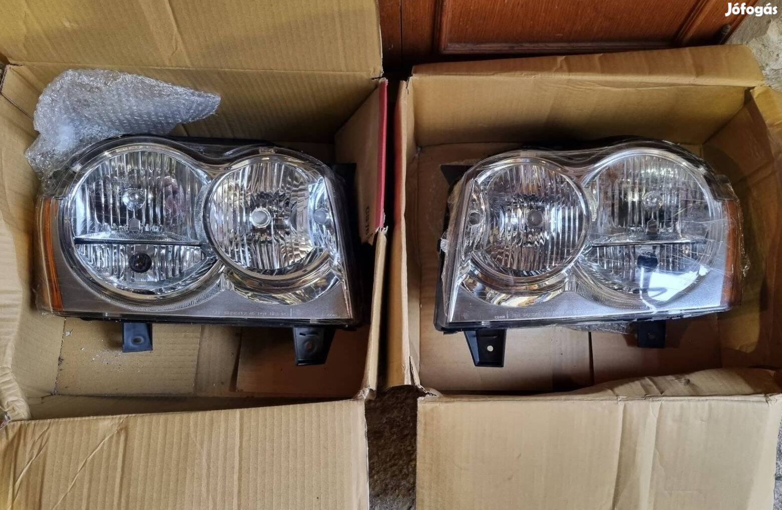 Jeep Grand Cherokee 2005-2010 Fényszóró párban Új