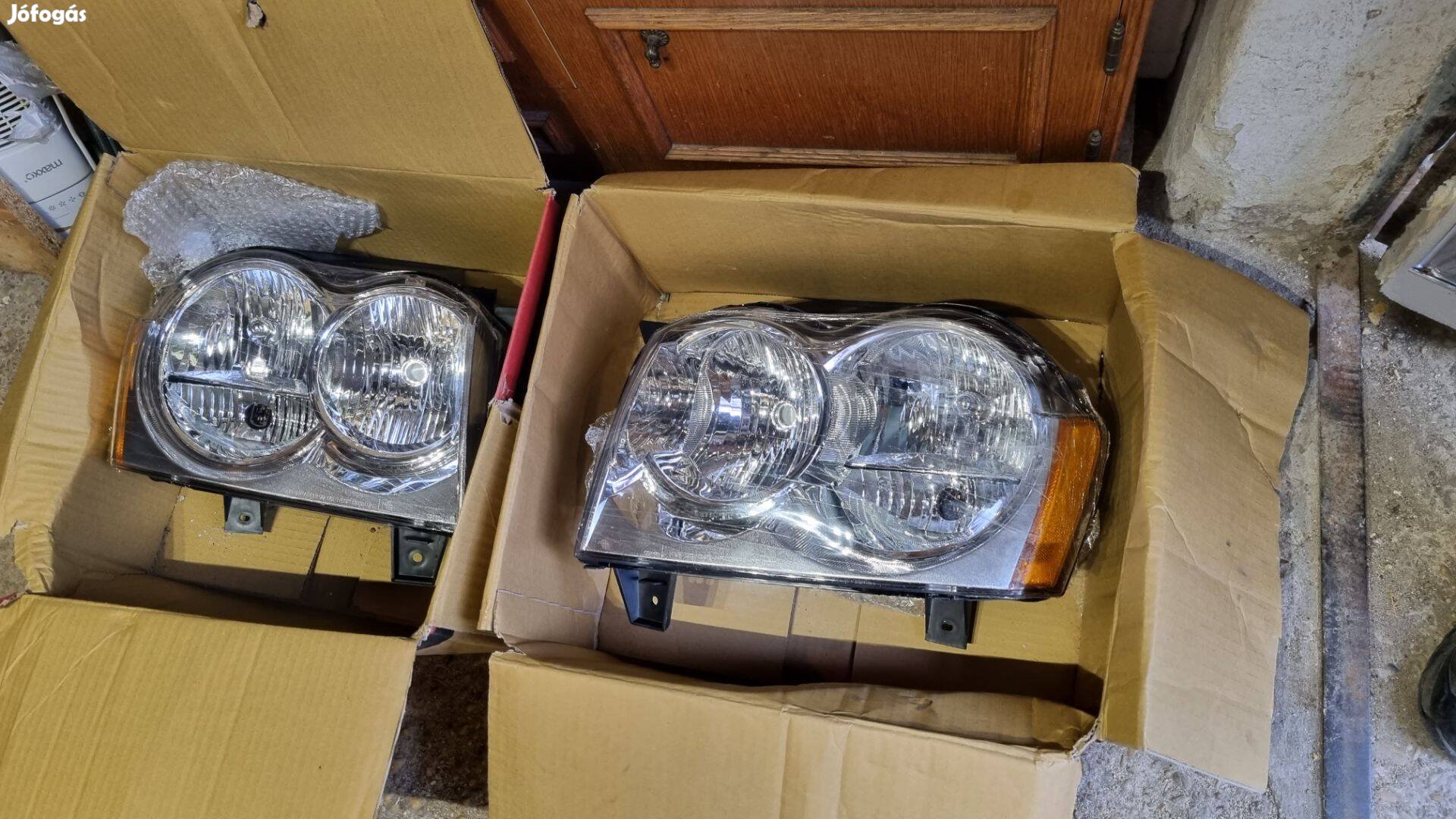 Jeep Grand Cherokee 2005-2010 Fényszóró párban Új