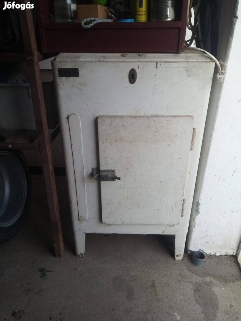 Jégszekrény a múlt század elejéről